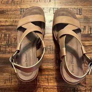 Pierre Dumas wedges size 9.